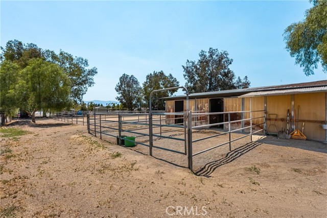 1014 7th Street, Norco CA: https://media.crmls.org/medias/2745034e-06ca-426a-aef6-8bee04b8c5c6.jpg