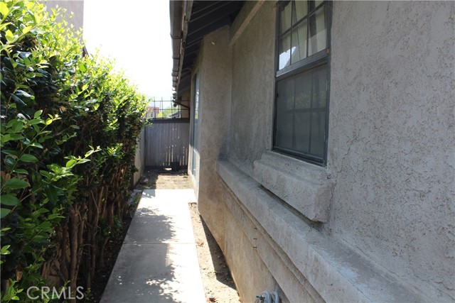 Detail Gallery Image 3 of 26 For 14549 Southwood Dr, Fontana,  CA 92337 - 3 Beds | 2 Baths