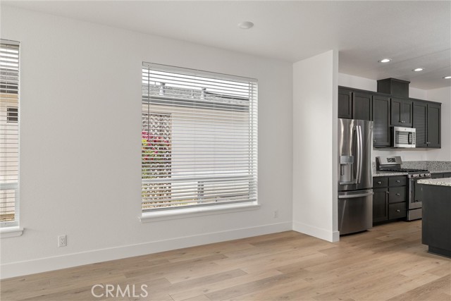 Detail Gallery Image 8 of 29 For 1673 Notre Dame Bld, Chico,  CA 95973 - 3 Beds | 2 Baths