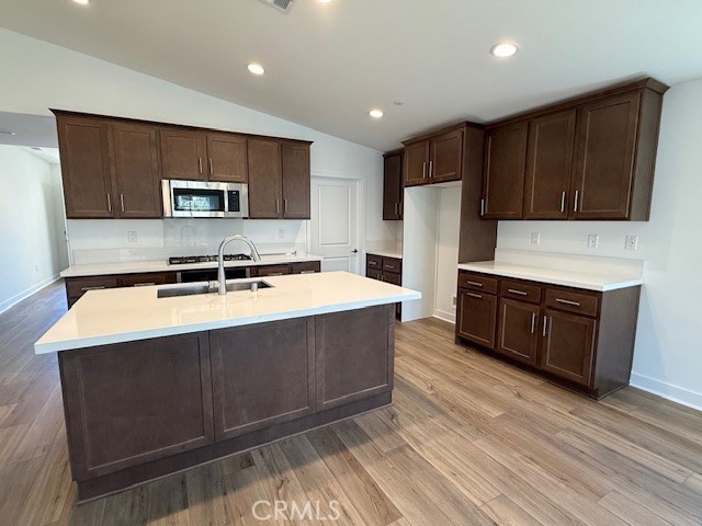 1528 Beacon Drive, Beaumont CA: https://media.crmls.org/medias/2745700c-c8b6-4335-a25f-fe6842d38499.jpg