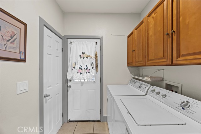 341 W 42nd St, Los Angeles CA: https://media.crmls.org/medias/2746124c-5a1f-4f16-8f02-cce392e68242.jpg