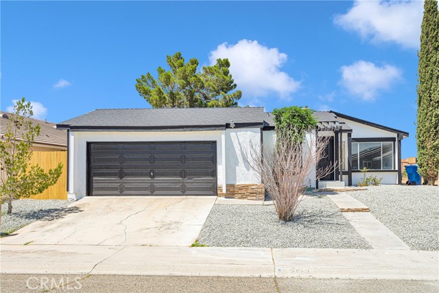 Detail Gallery Image 1 of 37 For 2123 Sierra Linda Dr, Barstow,  CA 92311 - 3 Beds | 2 Baths