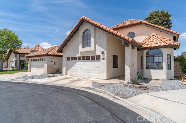 19276 Pine Way, Apple Valley, CA, 92308 19276 Pine Way, Apple Valley, CA, 92308