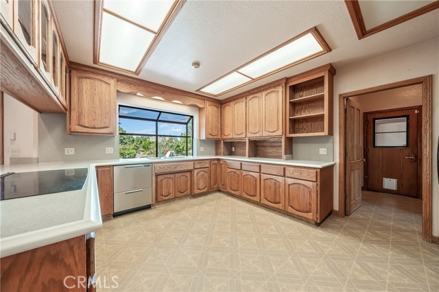 6535 Highland Springs Road, Lakeport CA: https://media.crmls.org/medias/2748fb20-98ba-46ec-9a72-cd9ffef08793.jpg