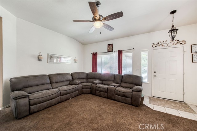 Detail Gallery Image 3 of 19 For 5731 N Connie Ave, Fresno,  CA 93722 - 3 Beds | 2 Baths