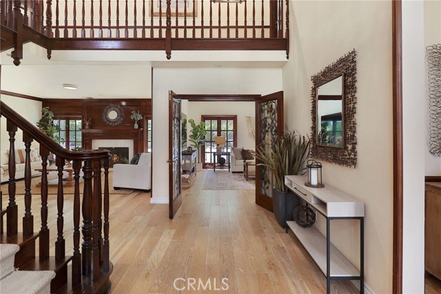 6137 Paseo La Vista, Woodland Hills CA: https://media.crmls.org/medias/2749c97e-270b-42e3-8919-5da3fb788106.jpg