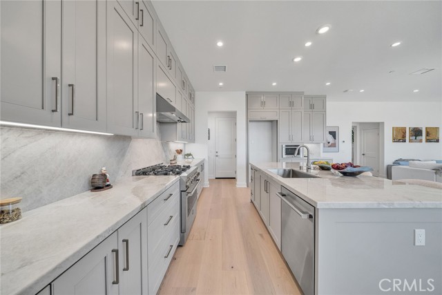 104 Eversedge, Irvine CA: https://media.crmls.org/medias/274a9e98-4cfc-4c3f-bed8-87f649d246c5.jpg