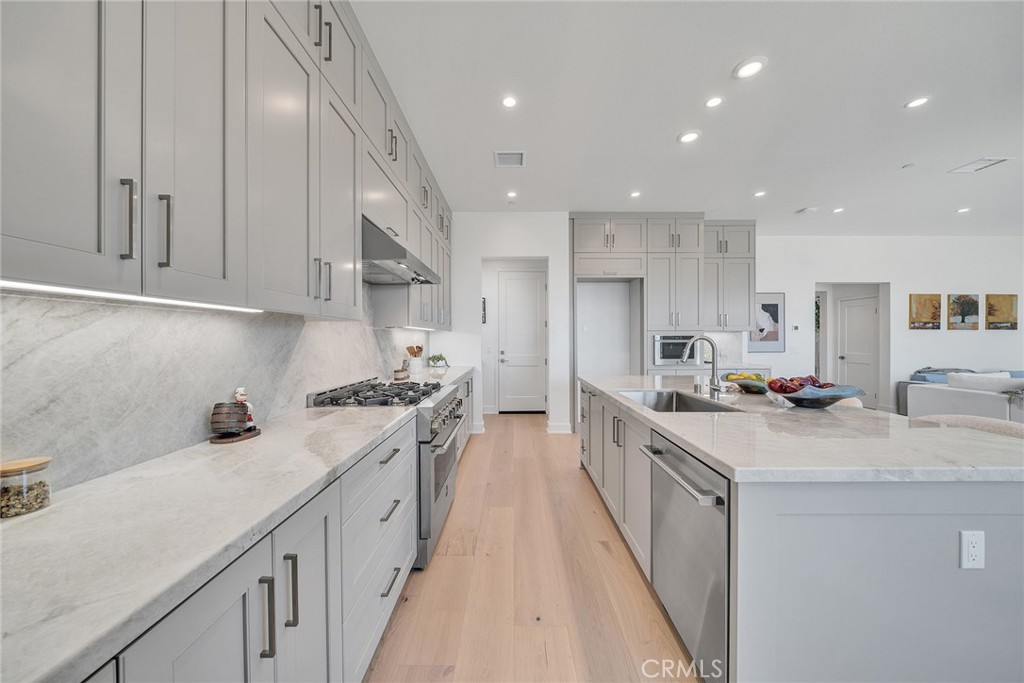 274a9e98 4cfc 4c3f Bed8 87f649d246c5