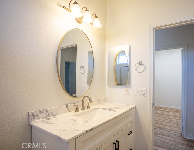 23857 Rio Rancho Way, Valencia CA: https://media.crmls.org/medias/274b3e51-0ad3-4aca-8434-531ae13ff835.jpg