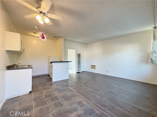 Detail Gallery Image 5 of 17 For 1808 W Sumac Ln #4,  Anaheim,  CA 92804 - 1 Beds | 1 Baths