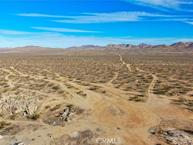 Detail Gallery Image 10 of 13 For 19011 Kensington St, Apple Valley,  CA 92307 - – Beds | – Baths