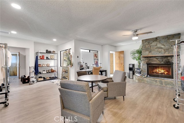 Detail Gallery Image 6 of 15 For 7840 Pioneer, Whittier,  CA 90606 - 4 Beds | 3 Baths