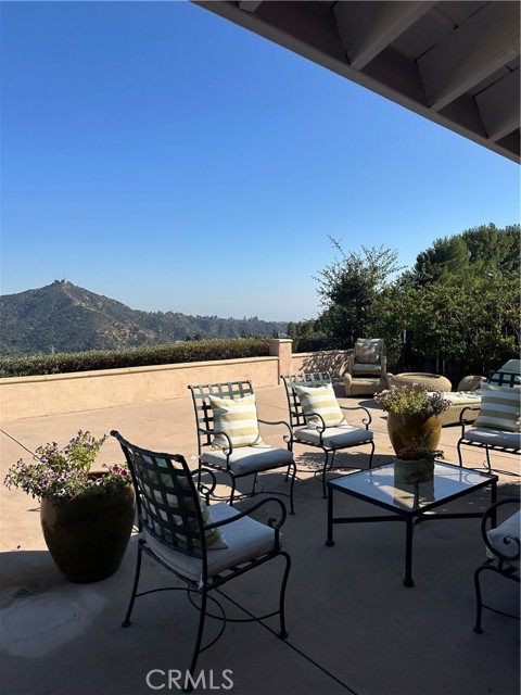 Detail Gallery Image 21 of 25 For 3160 Kirkham Dr, Glendale,  CA 91206 - 4 Beds | 2 Baths
