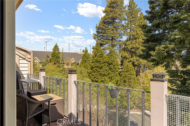 Detail Gallery Image 31 of 40 For 4 Village #B,  Lake Arrowhead,  CA 92352 - 2 Beds | 3 Baths