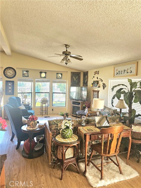 Detail Gallery Image 15 of 53 For 24600 Mountain Ave #19,  Hemet,  CA 92544 - 3 Beds | 2 Baths