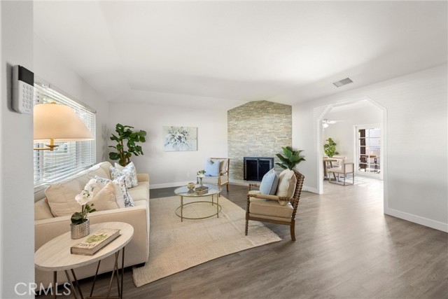 Detail Gallery Image 4 of 42 For 23633 Fair Weather, Canyon Lake,  CA 92587 - 3 Beds | 2 Baths