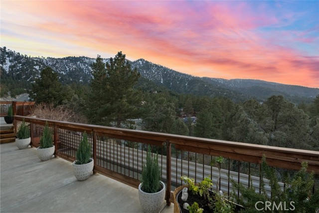 Detail Gallery Image 3 of 66 For 5482 Easter Dr, Wrightwood,  CA 92397 - 4 Beds | 2/1 Baths