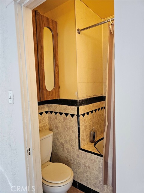 224 N Bixel, Los Angeles CA: https://media.crmls.org/medias/274f3d3f-353c-4438-8348-169b92da70d2.jpg