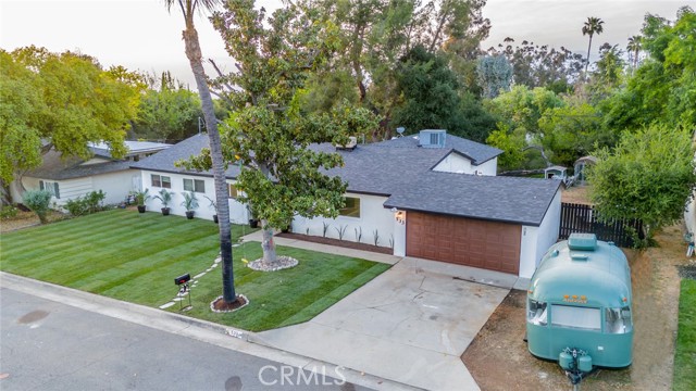 533 Via Vista Dr, Redlands CA: https://media.crmls.org/medias/274f5870-ada5-4154-9d18-feed6a33aea7.jpg