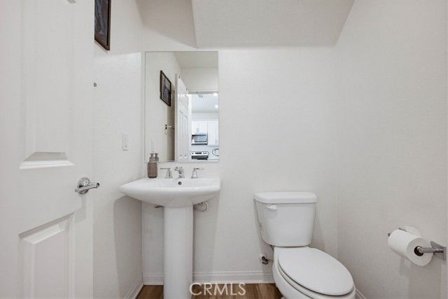 Detail Gallery Image 15 of 41 For 950 Helena Ridge, Lake Elsinore,  CA 92530 - 3 Beds | 2 Baths