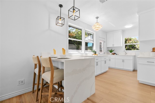 Detail Gallery Image 9 of 68 For 6454 Baird Ave, Reseda,  CA 91335 - 4 Beds | 2/1 Baths