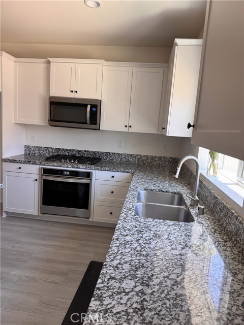 Detail Gallery Image 16 of 52 For 539 Hydrangea St, Hemet,  CA 92543 - 4 Beds | 3/1 Baths