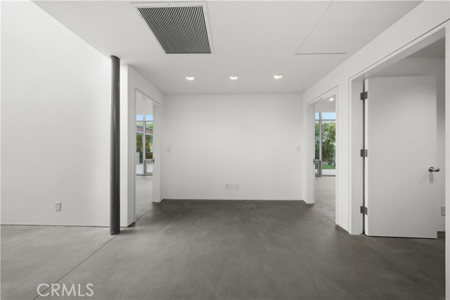 Detail Gallery Image 12 of 39 For 519 Santa Ana, Newport Beach,  CA 92663 - 4 Beds | 4/1 Baths