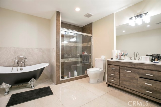 Detail Gallery Image 24 of 64 For 17465 Tuscan Dr, Granada Hills,  CA 91344 - 6 Beds | 5 Baths