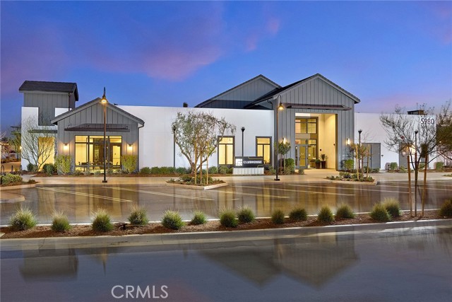 Detail Gallery Image 8 of 28 For 12951 Paradiso Dr #105,  Corona,  CA 92880 - 3 Beds | 3/1 Baths