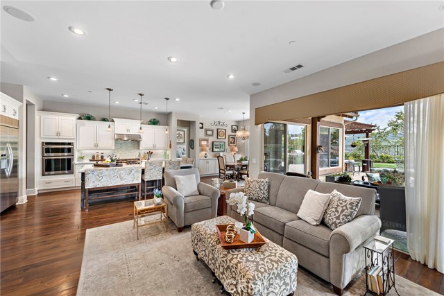 Detail Gallery Image 7 of 71 For 20 Borra, Rancho Mission Viejo,  CA 92694 - 2 Beds | 2/1 Baths