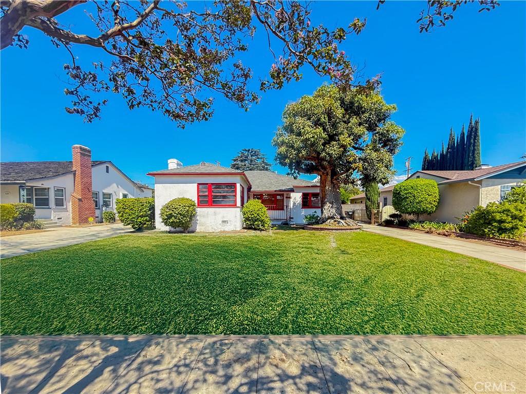 831 E Leslie Drive