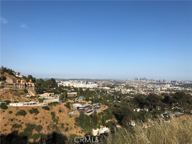 7828 W Granito Drive, Los Angeles CA: https://media.crmls.org/medias/275309f2-1e76-449d-9a83-ef1db5fc550a.jpg