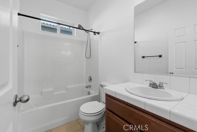 Detail Gallery Image 10 of 19 For 665 E. Riverside Dr. #3,  Ontario,  CA 91761 - 3 Beds | 2/1 Baths