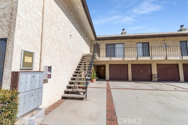 Detail Gallery Image 3 of 23 For 322 N Avenue 66 #5,  Highland Park,  CA 90042 - 1 Beds | 1 Baths