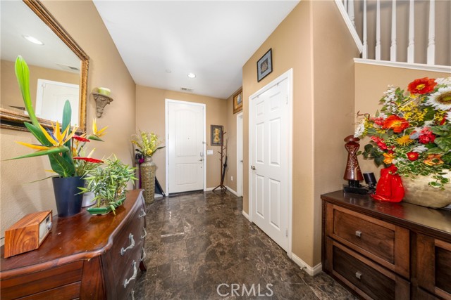 Detail Gallery Image 7 of 35 For 5537 Hartness Ct, Fontana,  CA 92336 - 4 Beds | 3/1 Baths