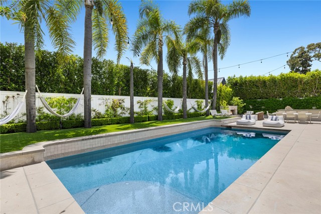 Detail Gallery Image 13 of 73 For 1606 Lincoln Ln, Newport Beach,  CA 92660 - 5 Beds | 3/1 Baths