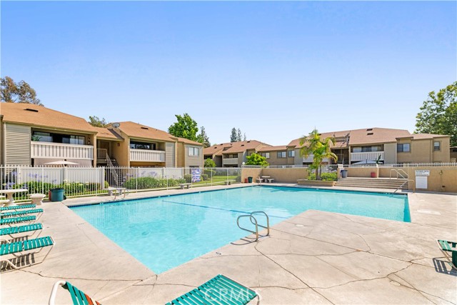 72 Brownfield Lane, Pomona CA: https://media.crmls.org/medias/2754a391-c4e7-4556-bc0c-7fc2715bc5cf.jpg