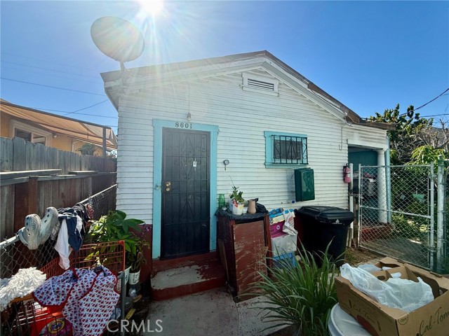 Detail Gallery Image 14 of 20 For 860 W 54th, Los Angeles,  CA 90037 - – Beds | – Baths