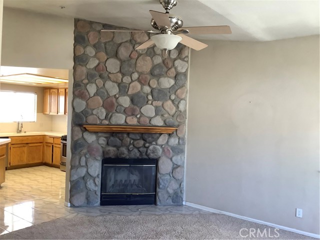 Detail Gallery Image 12 of 45 For 11571 Pinon Hills Rd, Pinon Hills,  CA 92371 - 3 Beds | 2 Baths