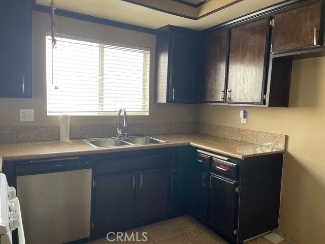 Detail Gallery Image 18 of 24 For 18550 Hatteras St #7,  Los Angeles,  CA 91356 - 2 Beds | 2/1 Baths