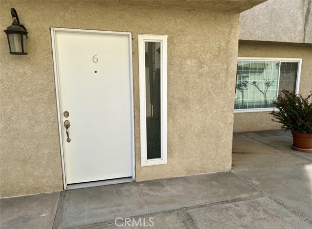 Detail Gallery Image 2 of 18 For 315 W Alameda Ave #6,  Burbank,  CA 91506 - 2 Beds | 1/1 Baths