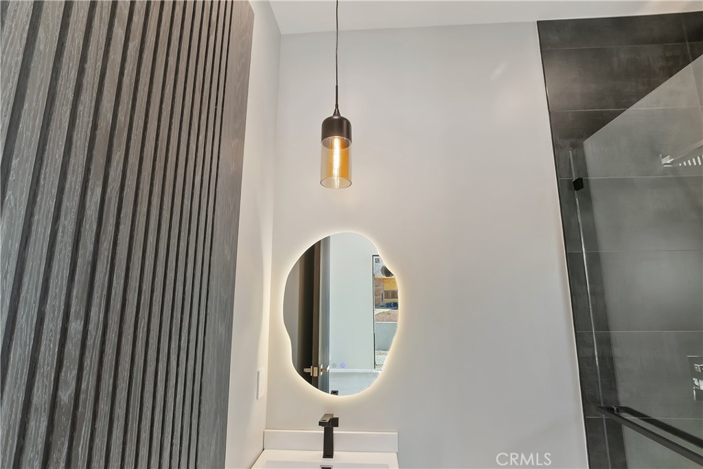 https://media.crmls.org/medias/2755aab9-fc18-4dd0-8a00-96f8d36d690e.jpg?preset=X-Large