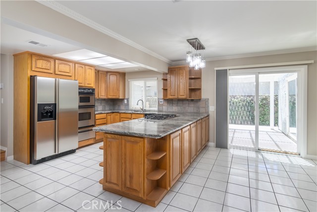 Detail Gallery Image 14 of 29 For 10611 Jordan Ave, Chatsworth,  CA 91311 - 3 Beds | 2/1 Baths