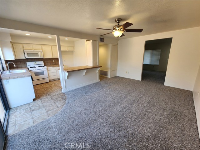 717 Knollwood Lane, San Dimas CA: https://media.crmls.org/medias/2755fb04-bfb0-4980-af9b-be5b4ced7134.jpg