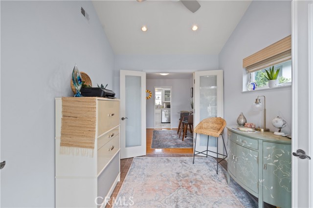 Detail Gallery Image 11 of 33 For 208 W Avenida De Los Lobos Marinos, San Clemente,  CA 92672 - 2 Beds | 2 Baths