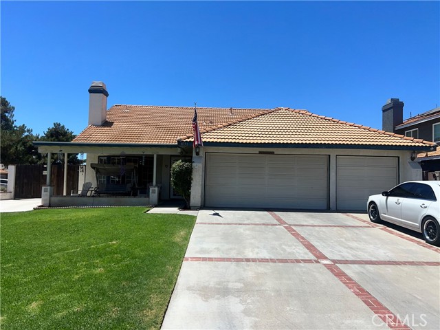 8751 Rosebay Court, Riverside CA: https://media.crmls.org/medias/2757bdb1-58ed-42d7-9248-0666a39ea0f9.jpg