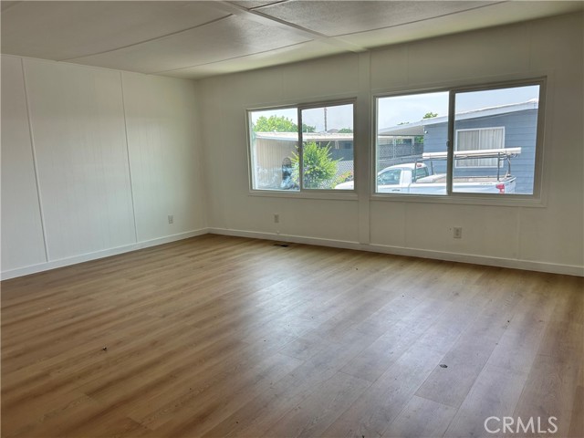 1455 S State Street, Hemet CA: https://media.crmls.org/medias/2757bfc8-276e-48b2-8587-d196c81a147f.jpg