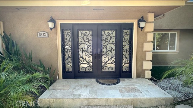 5433 Beeler Avenue, Woodland Hills CA: https://media.crmls.org/medias/275813d4-3992-4e54-a8f8-fb5311286b80.jpg