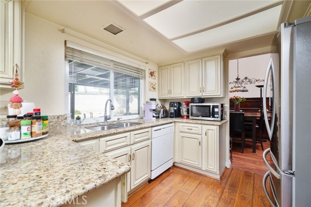 2341 N Palm Avenue, Rialto CA: https://media.crmls.org/medias/275a49ed-ba87-4bb5-8855-f073bedb792c.jpg