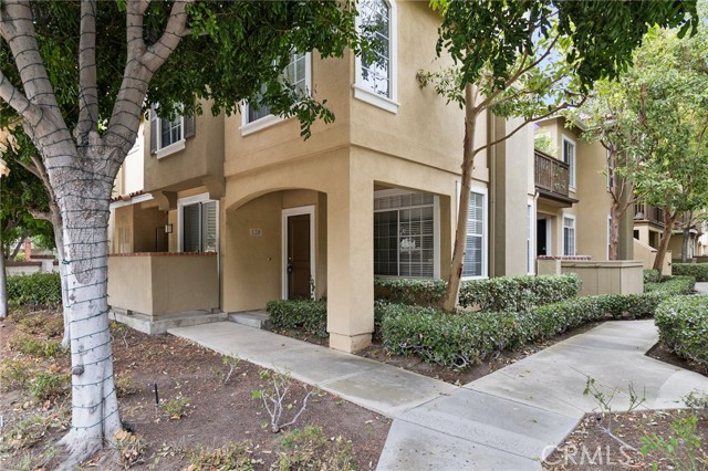 Detail Gallery Image 1 of 25 For 128 Gallery Way, Tustin,  CA 92782 - 3 Beds | 2/1 Baths